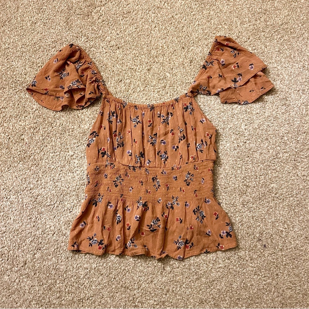 🌸 Floral American Eagle Top 🌸